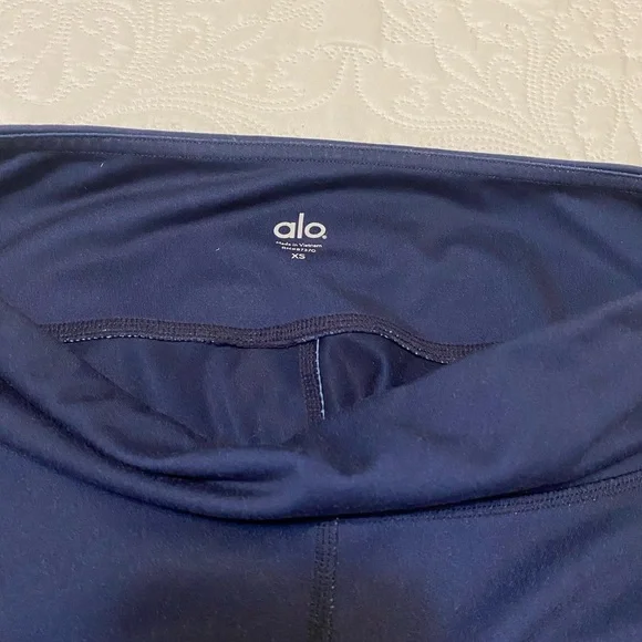 ALO Yoga Gypset Goddess Leggings - Picture 5 of 6